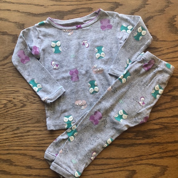 ⭐️ Carter’s Just one You 6-piece Long Sleeve Pajama Set - Picture 4 of 4